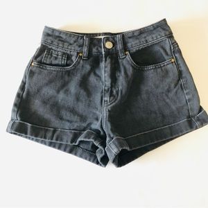 PacSun Black Denim Mom Short - Women’s 22